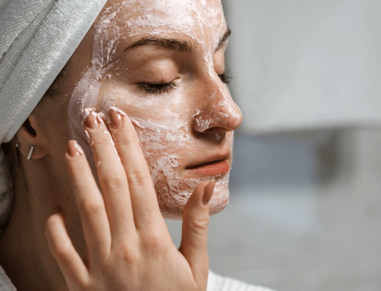 Natural Face Scrubs for Women