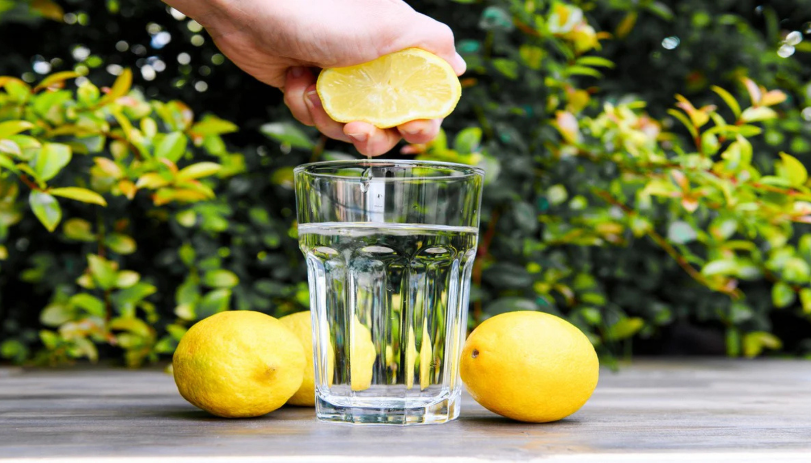 Lemon juice Natural Ways to Melt Kidney Stones Lemon juice Natural Ways to Melt Kidney Stones 